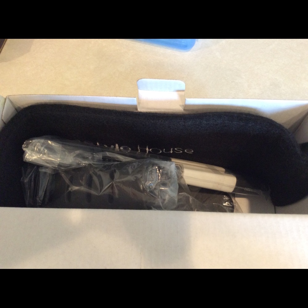 STYLE ACCESSORY KIT - Picture 2 of 3